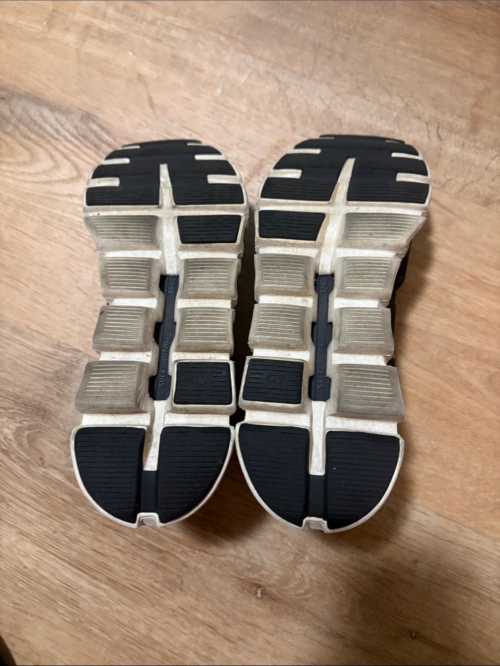 On Running Cloud 6 Black/White Womans 8.5 Athletic Shoe Sneaker - Picture 7 of 8